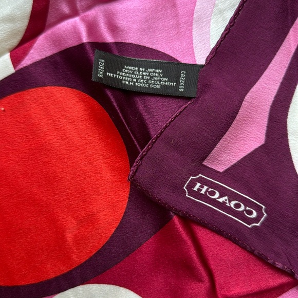Silk  vintage COACH scarf 25 x 25 red purple ivory  C logo JAPAN - Picture 5 of 5